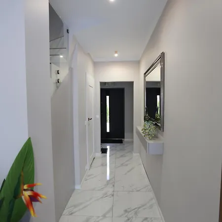 Apartament Luxor Z Ogrodem Airport Pyrzowice *