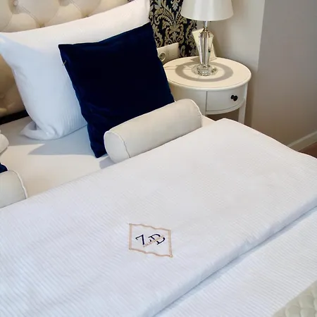 Luxor 24h Parking Airport Pyrzowice Katowice Apartament Bobrowniki (Bedzin)